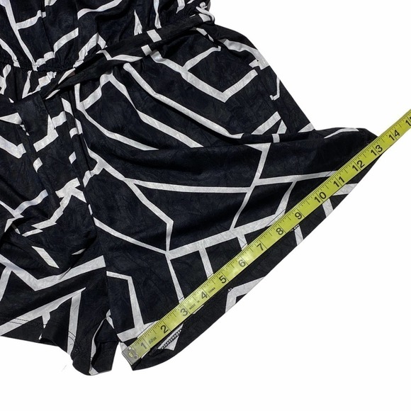 BLACK & White Geometric Print Strapless Romper - Picture 7 of 11